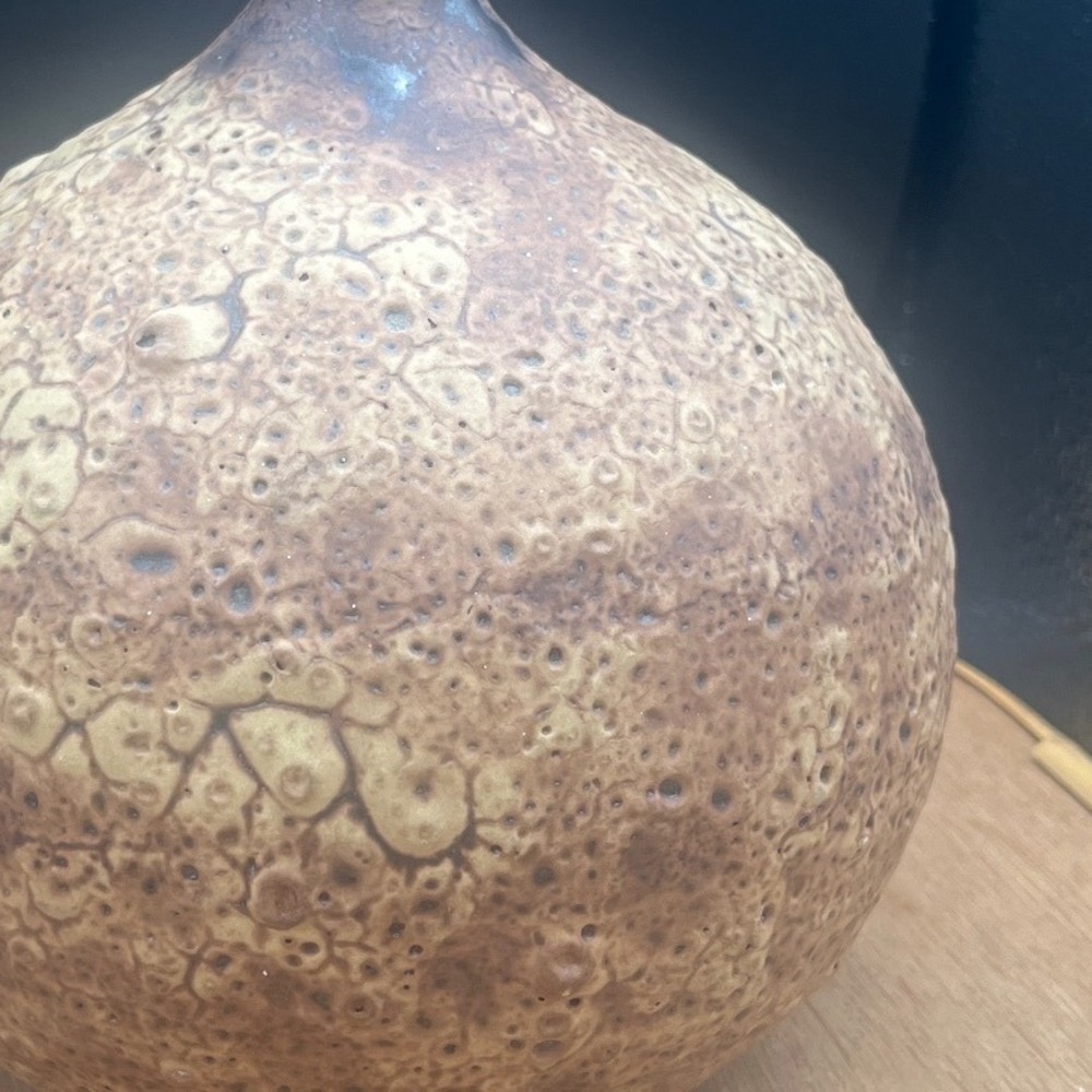 Vtg Jan & Helga Grove Art Pottery Rare Textured Brutalist weed Pot with Cork - Picture 5 of 7